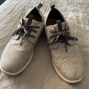 Tom’s casual sneakers. EUC - only worn once. Women’s size 9